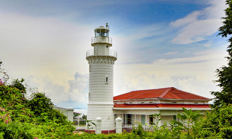 Loghthouse in Malabrigo point