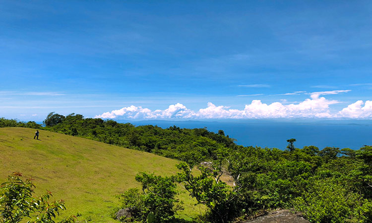 Hiking in Batangas for Beginners - Mt. Daguldol Scenery